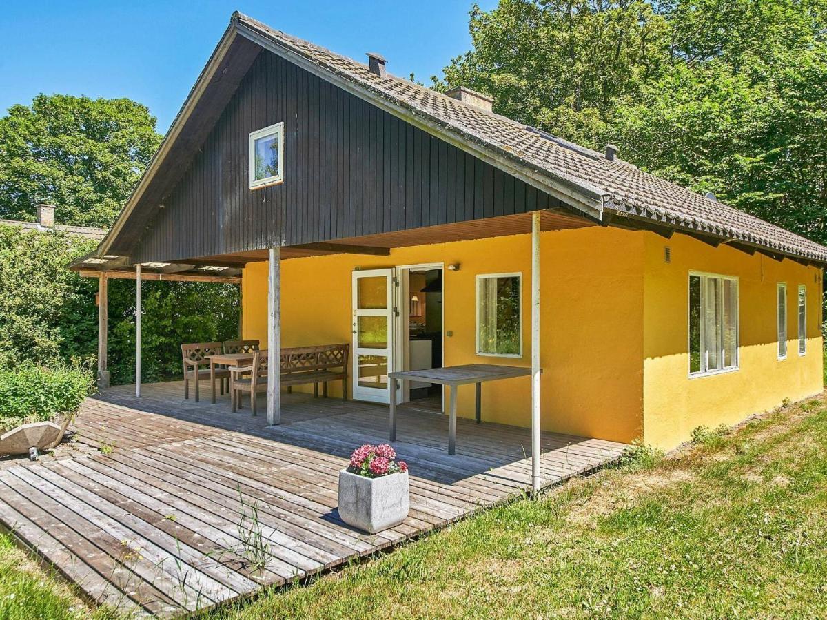 6 Person Holiday Home In AÅkirkeby Room photo
