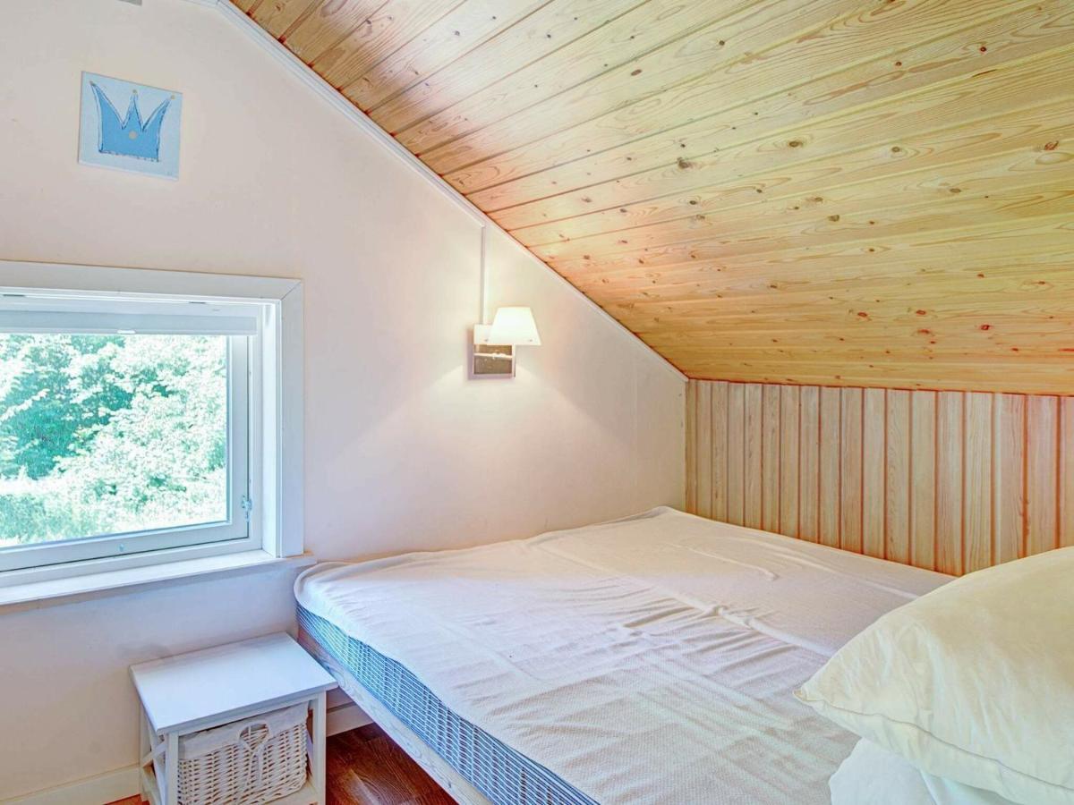 6 Person Holiday Home In AÅkirkeby Room photo