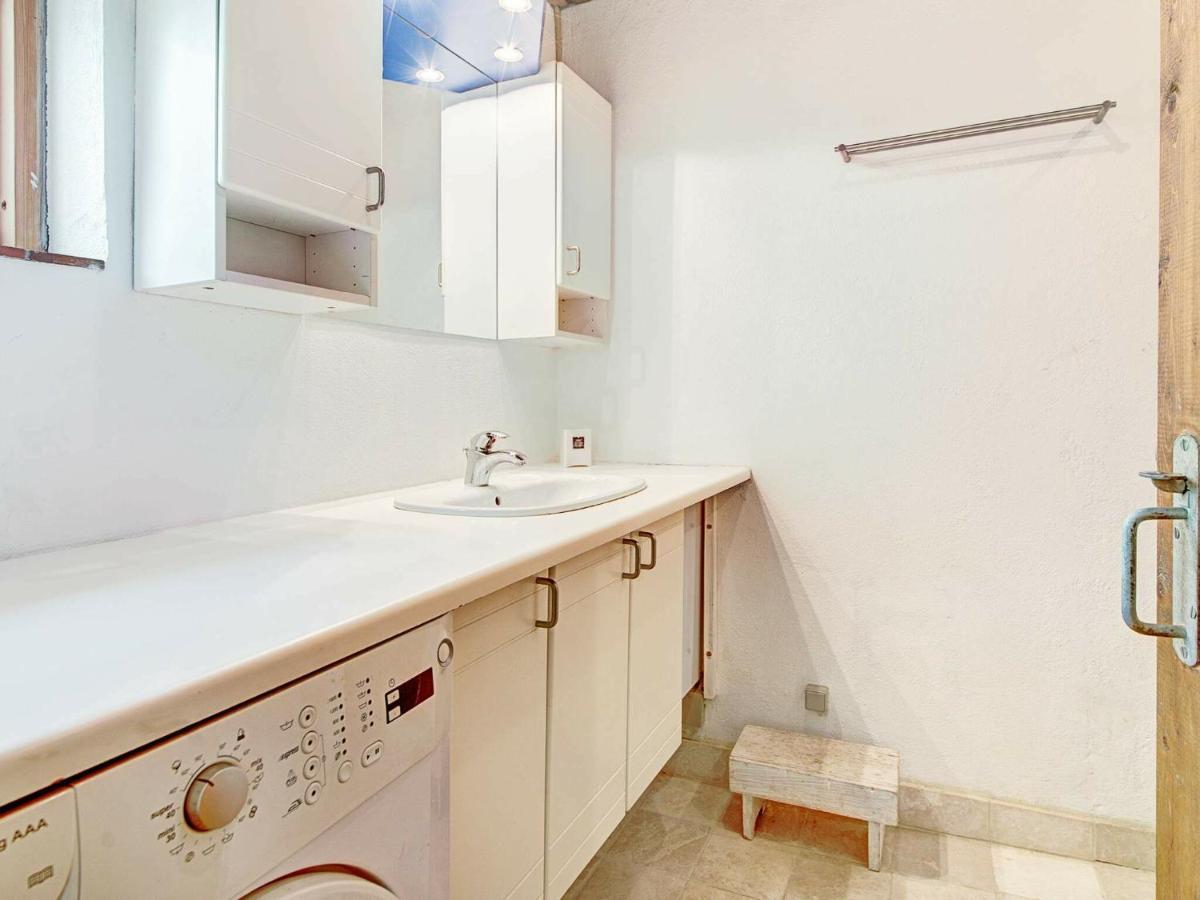 6 Person Holiday Home In AÅkirkeby Room photo