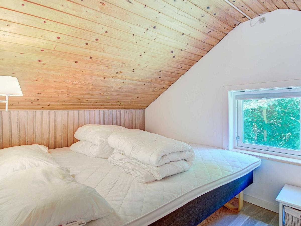 6 Person Holiday Home In AÅkirkeby Room photo