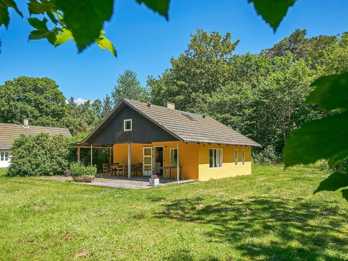 6 Person Holiday Home In AÅkirkeby Exterior photo